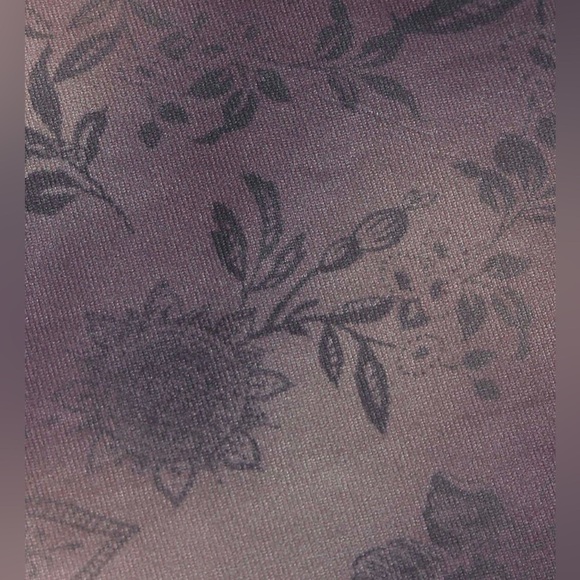 CIDER - Butterly Floral Crop Tank Top - Picture 3 of 3